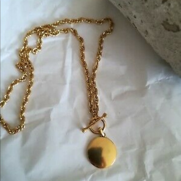 ✨Limited Edition✨14k Gold  Medallion Necklace ✨ - Picture 4 of 7